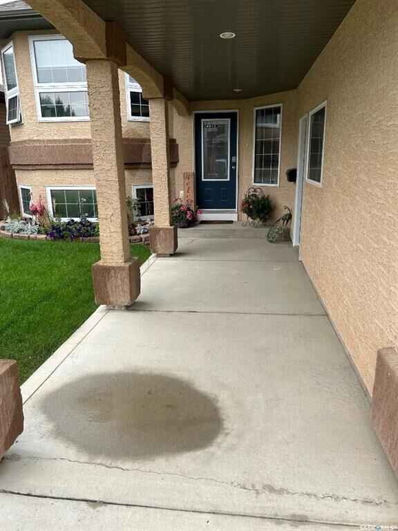 Property Photo:  430 Brooklyn Crescent  SK S0K 0A1 