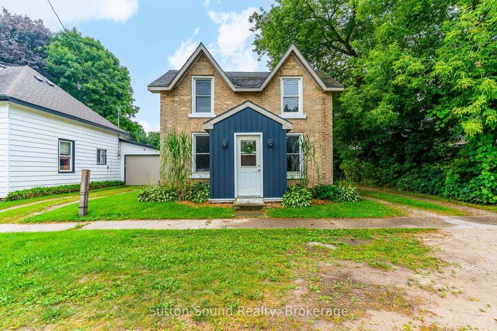 Property Photo:  17 Crawford Street  ON N0H 1G0 