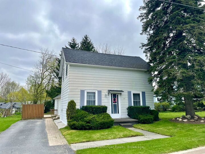 Property Photo:  105 McGivern Street W  ON N0G 2V0 