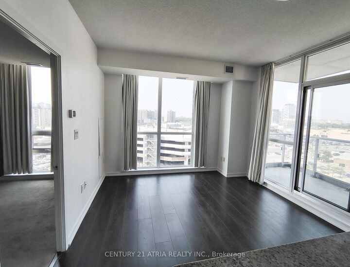 Property Photo: 70 Forest Manor Road 712 ON M2J 0A9