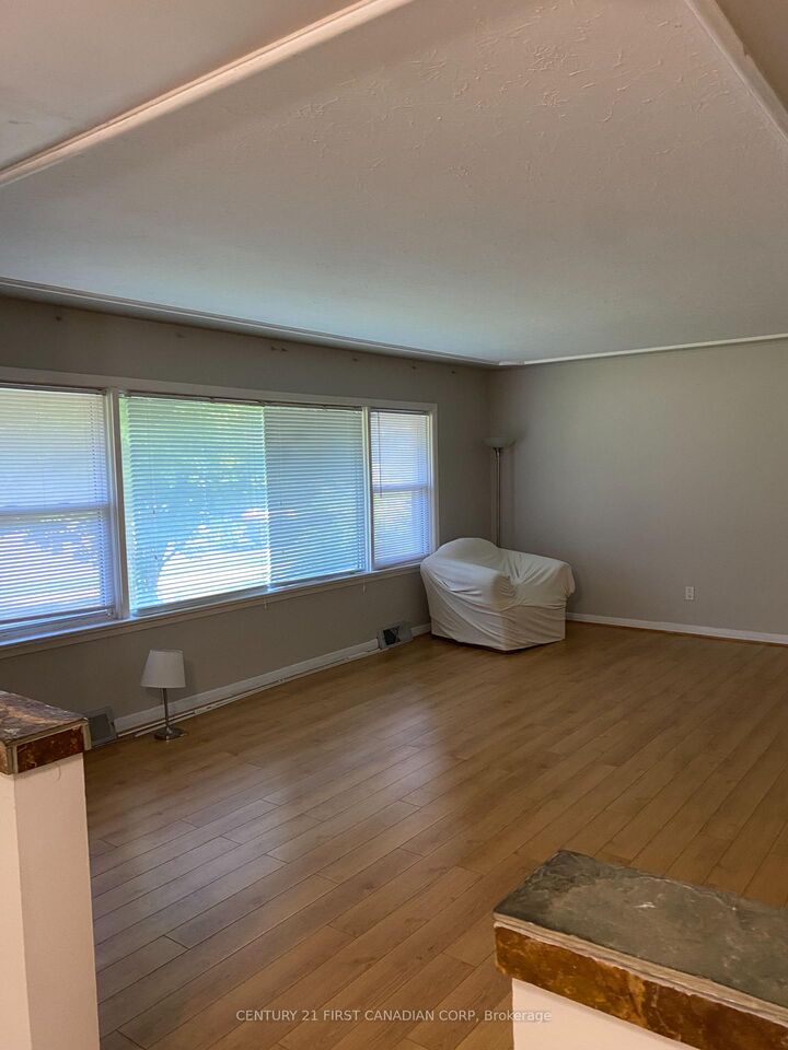 Property Photo:  270 Sarnia Road  ON N6G 1M9 