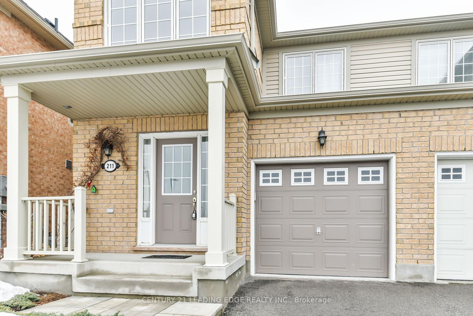 Property Photo: 211 Weldon Road ON L4A 0A6