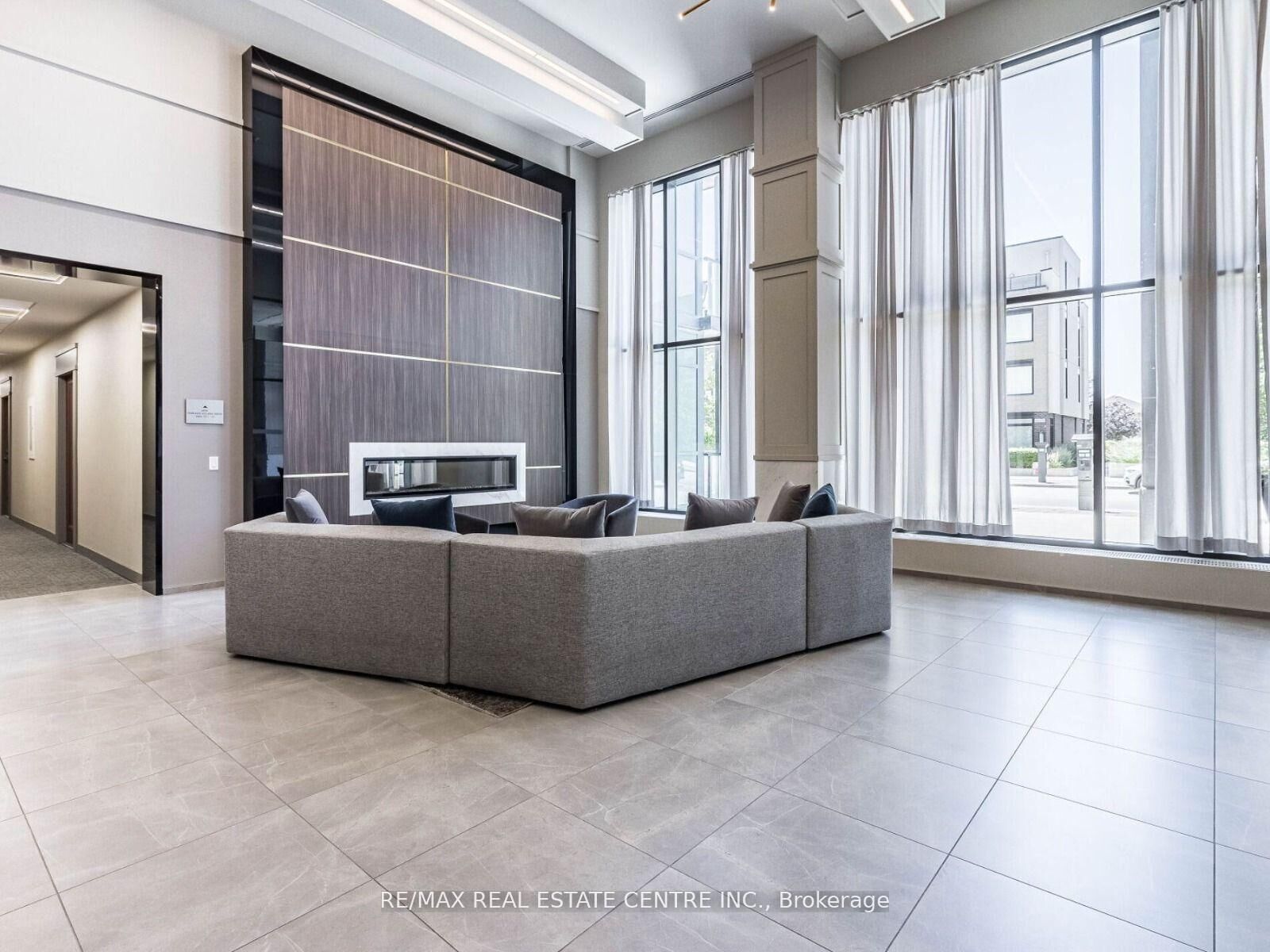 Property Photo: 4085 Parkside Village Drive 2302 ON L5B 0K9
