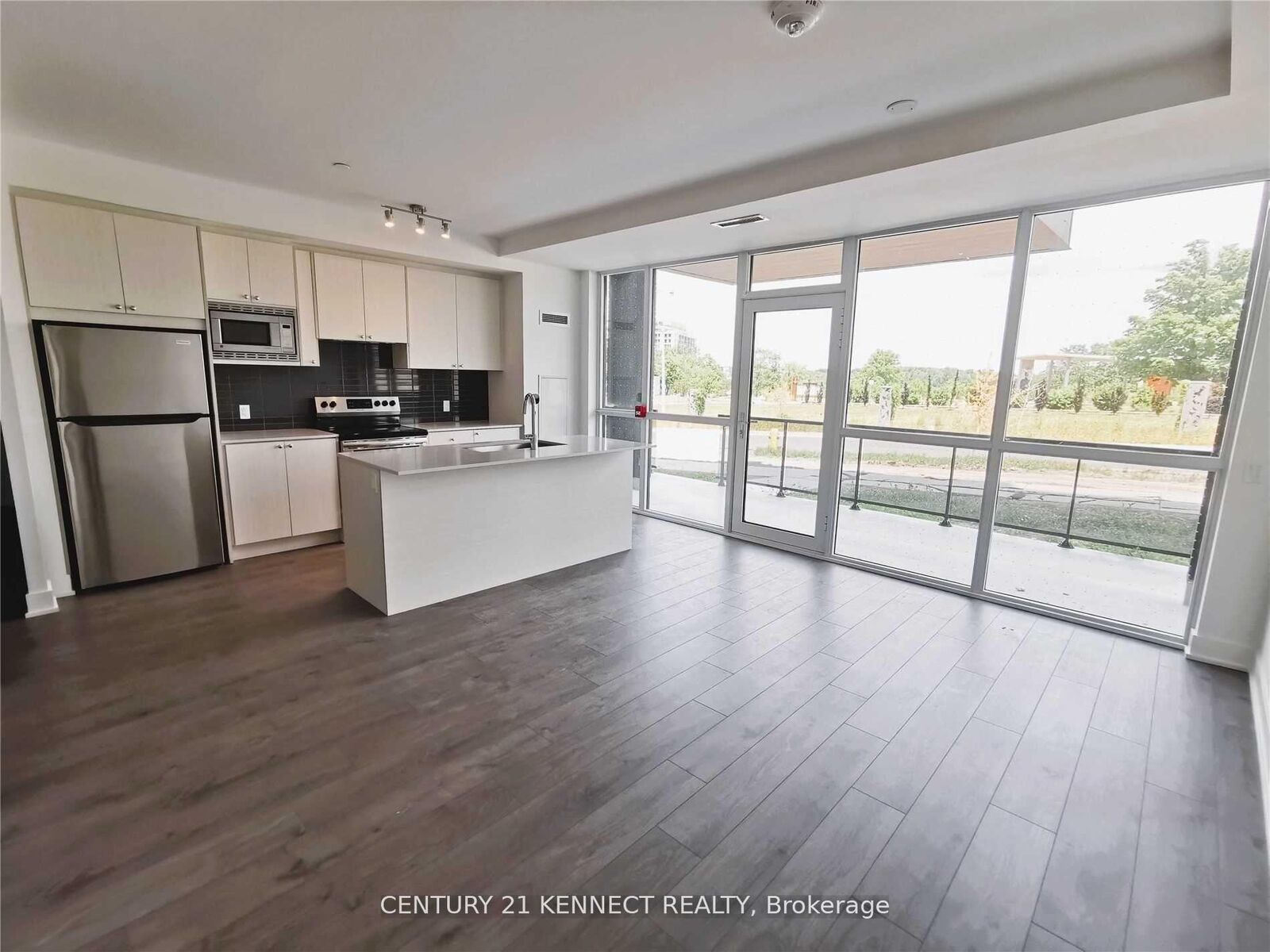 Photo de la propriété:  60 George Butchart Drive Th03  ON M3K 0E1 