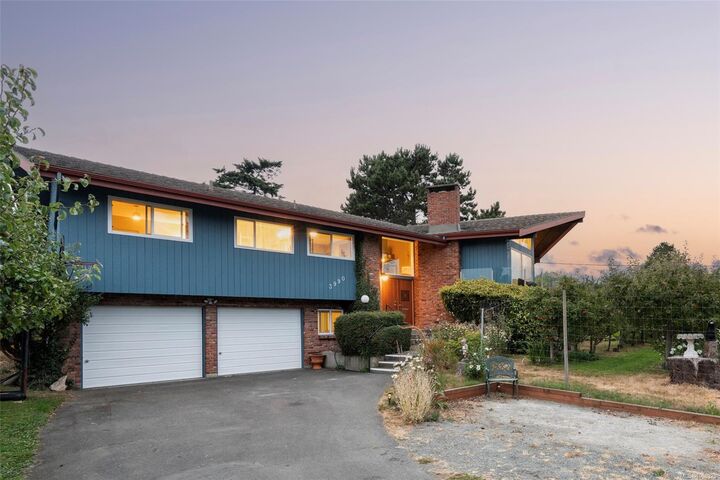3990 Smugglers Cove Rd  Saanich BC V8N 4M2 photo