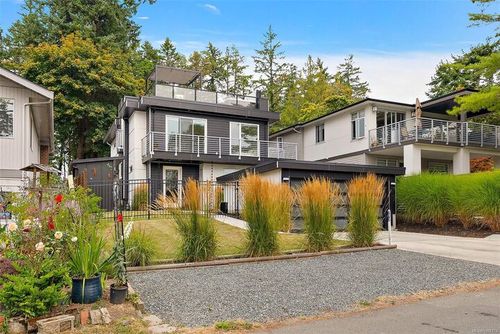 Property Photo: 772 Harding Lane BC V8M 2G2