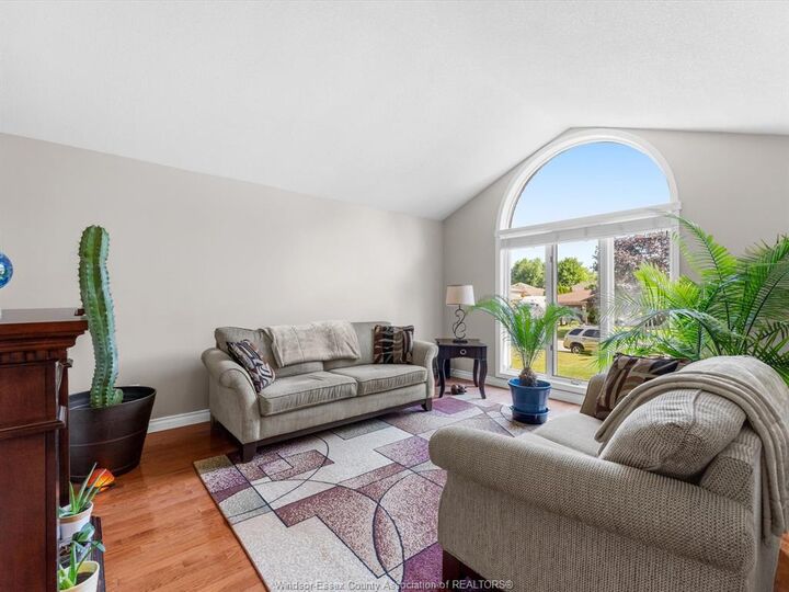 Photo de la propriété: 480 Delaware Avenue ON N9J 1S4