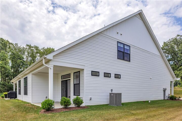 Property Photo:  1124 Autumn Woods Drive  PA 16033 