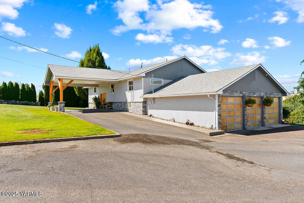 Property Photo:  12309 Douglas Rd  WA 98908 