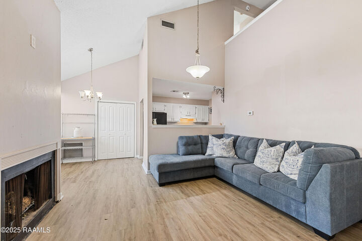 Property Photo: 210 Yvonne Street D LA 70518