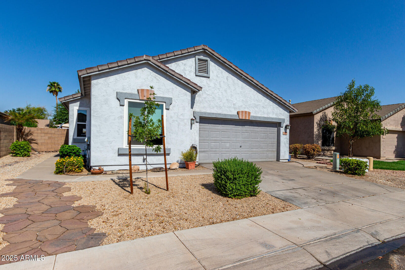 Property Photo:  330 N Nash Way  AZ 85225 