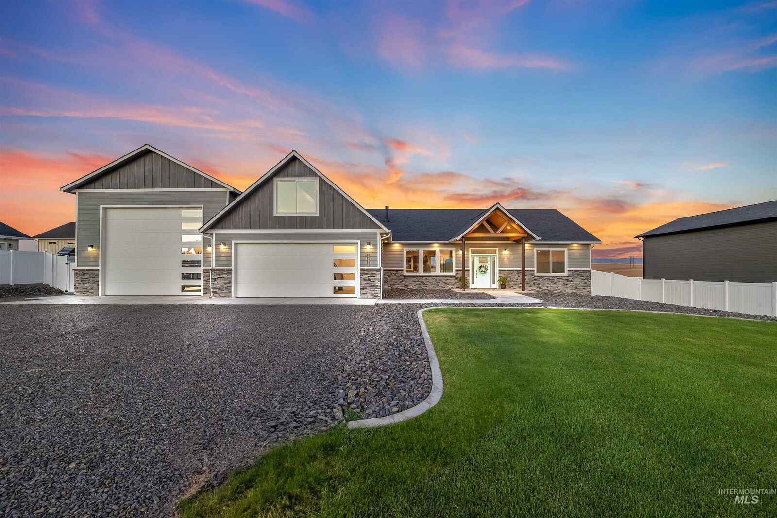 Property Photo: 2111 Vinifera Blvd ID 83501-6253