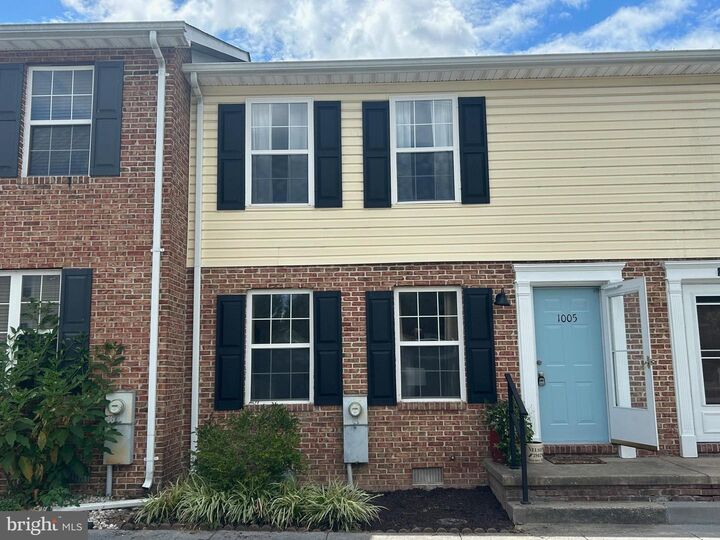 Property Photo: 1005 Locust Street VA 22655