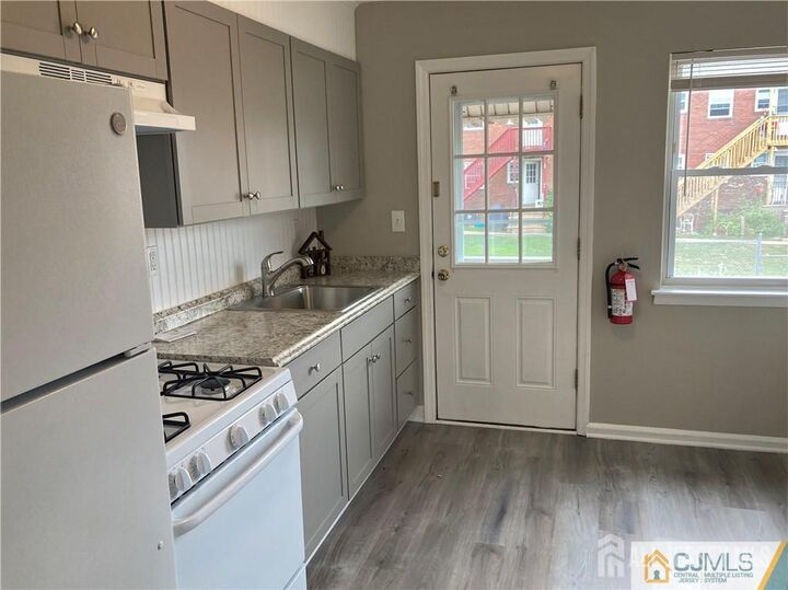 Property Photo: 250 Penn Avenue 4B NJ 08817