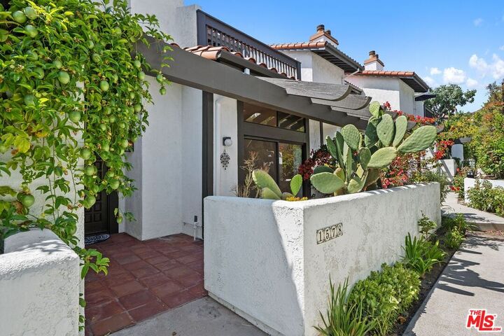 Property Photo: 1578 Michael Ln CA 90272