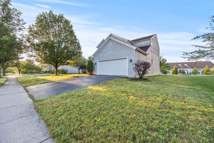 Property Photo:  5935 Pondview Court  OH 43026 