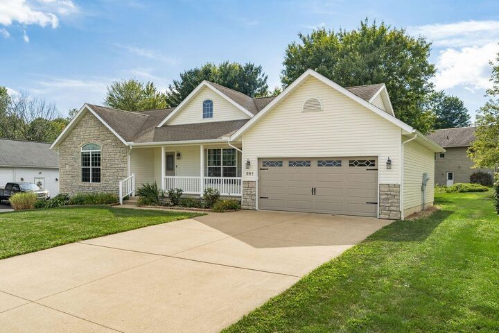 Property Photo: 891 Fairway Drive OH 43028