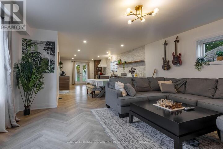 Property Photo:  110 Garner Avenue  ON L3B 2X9 