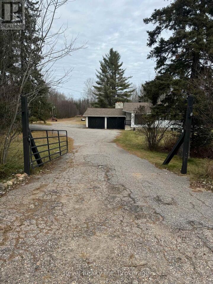 Property Photo:  3877 17 Highway East  ON P0H 1V0 