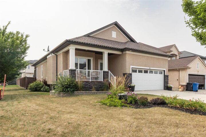 Photo de la propriété:  79 Stellarton Crescent  MB R2N 0G4 