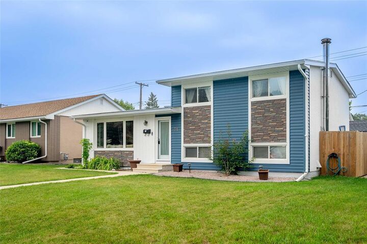 Property Photo:  38 Addison Crescent  MB R3K 1P5 