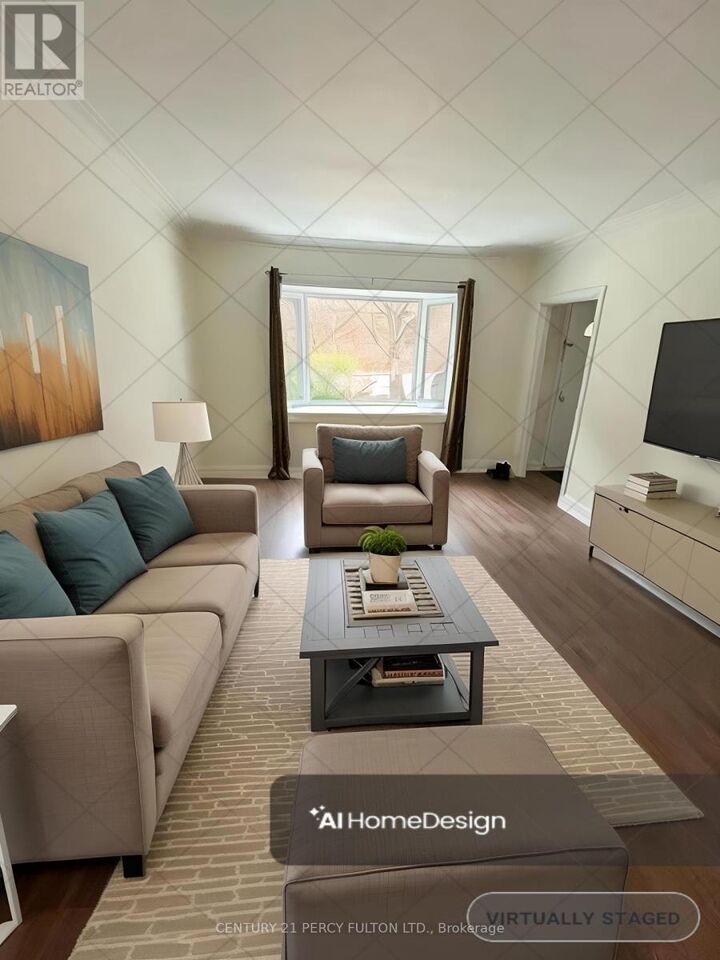 Property Photo:  115 South Kings Way Main  ON M6S 3T5 