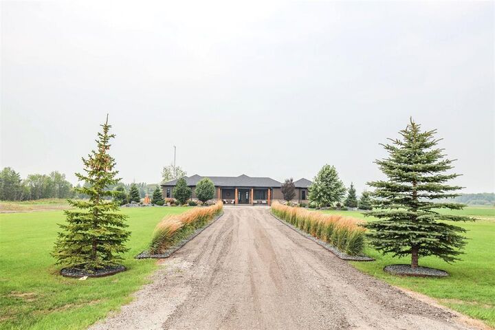 Property Photo:  67028 Willowdale Road  MB R5M 0G5 