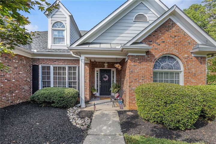 Property Photo:  