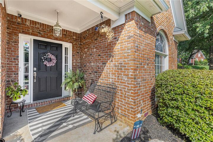 Property Photo:  