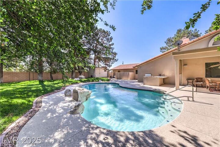 Property Photo: 7460 Buckskin Avenue NV 89129