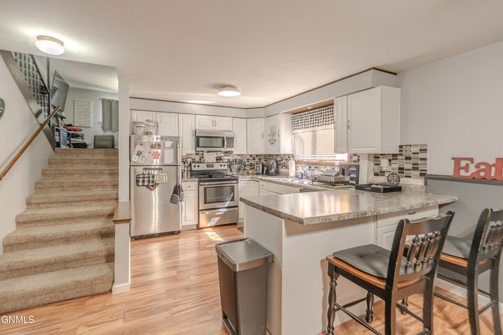 Property Photo:  331 &Amp 333 Ingals Avenue W  ND 58504 