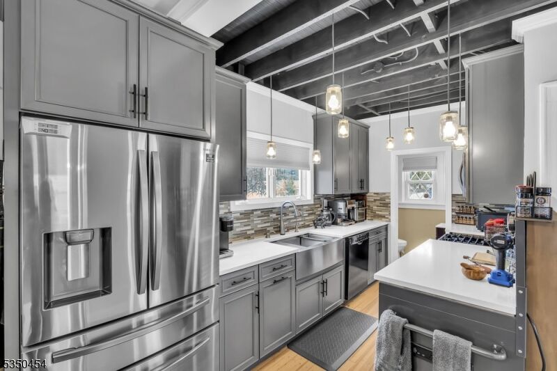 Property Photo: 567 Teneyke Pl NJ 07065