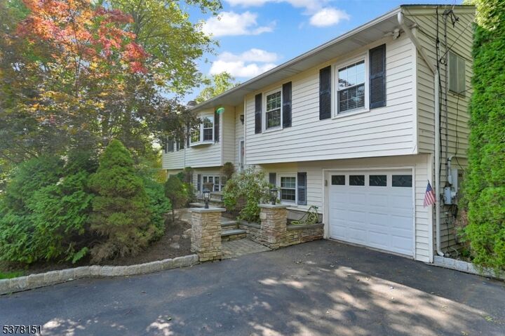 145 Mountain Cir  West Milford Twp. NJ 07480 photo