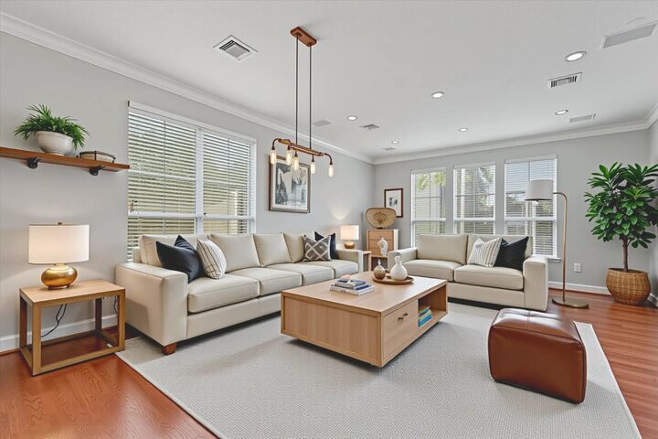 Property Photo:  1646 W 13th Street  TX 77008 