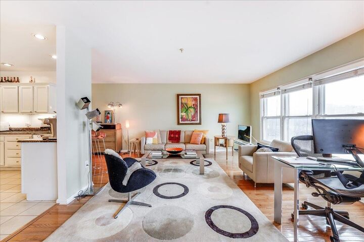 Property Photo:  252 The Promenade 252  NJ 07020 