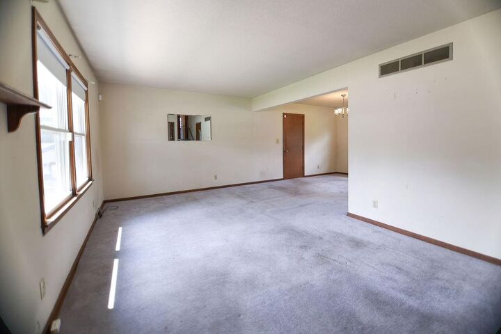 Property Photo: 5168 Douglas Avenue KS 66106