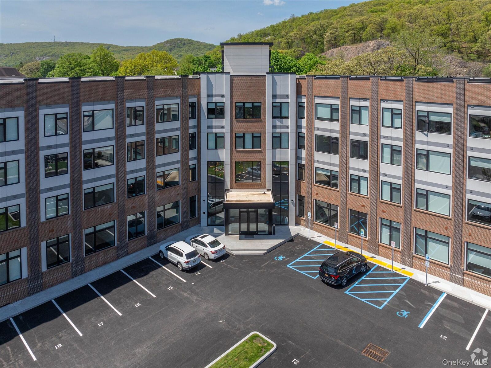 Property Photo:  15 Washington Avenue 409  NY 10901 