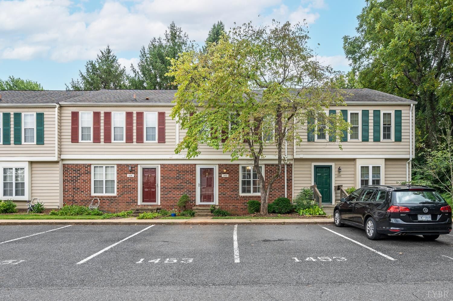 Property Photo: 1453 Ashbourne Drive VA 24501