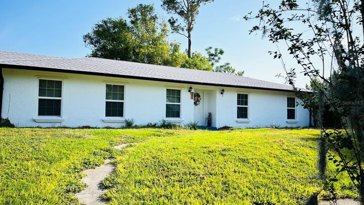 Property Photo: 251 Celery Circle FL 32765
