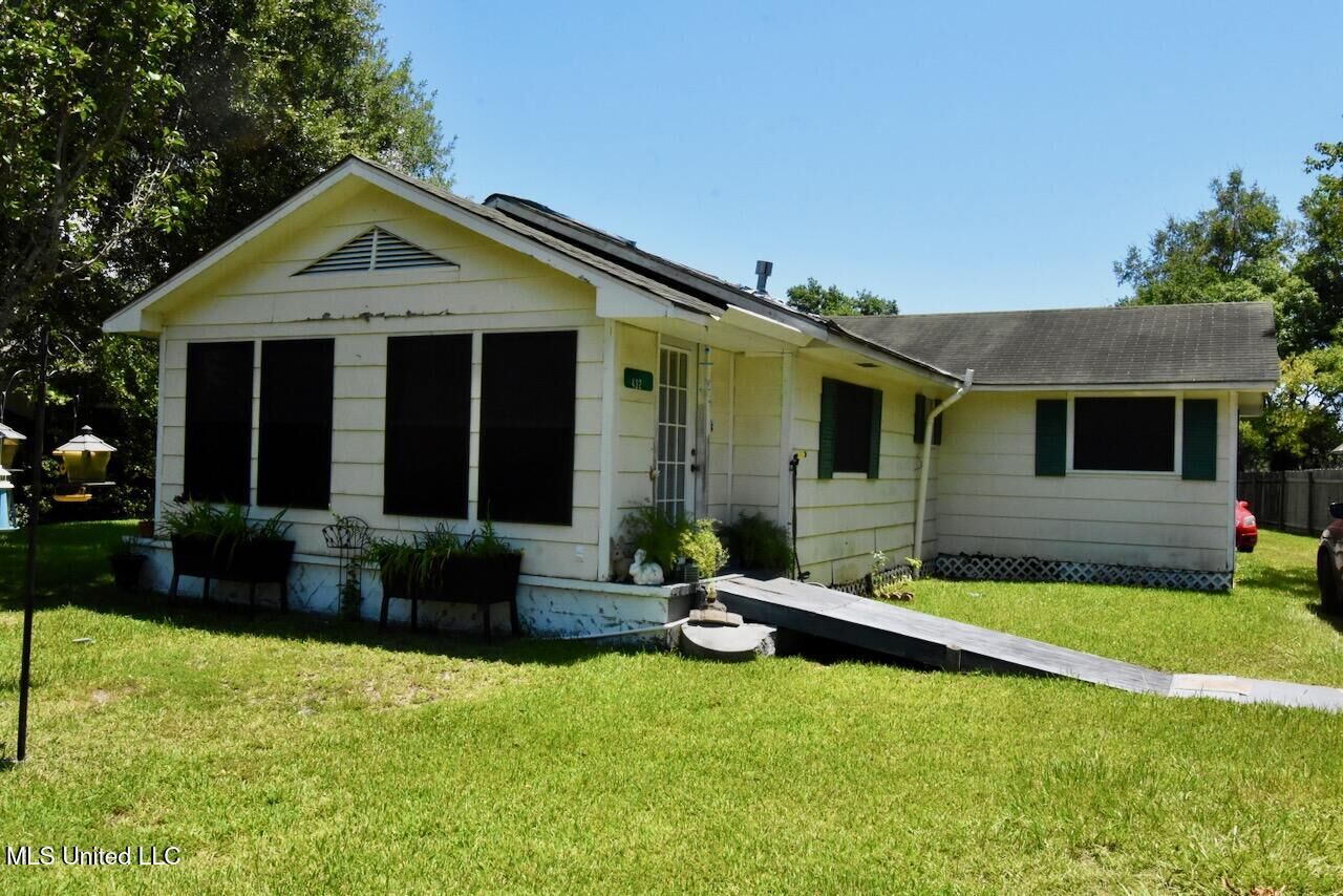 Property Photo:  432 Klondyke Road  MS 39560 
