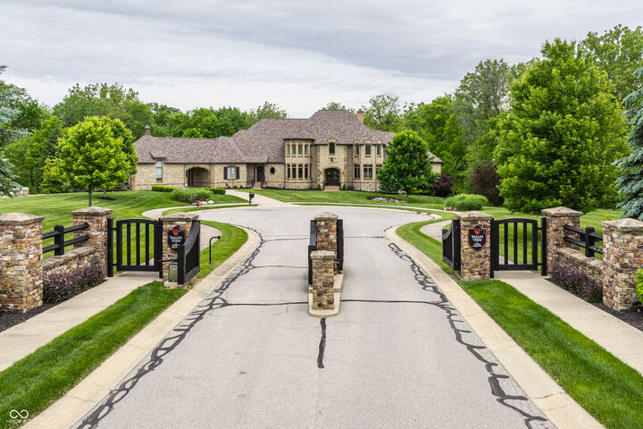 Property Photo:  15612 Count Viking Court  IN 46074 