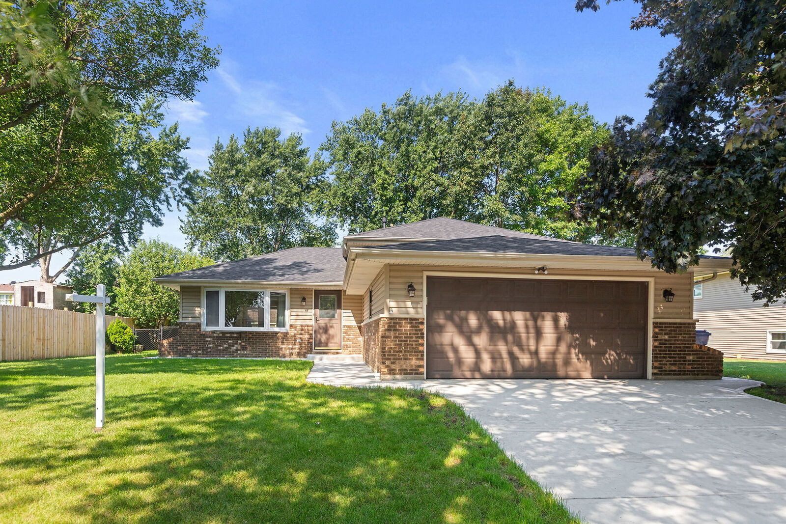Property Photo:  630 Kenilworth Avenue 0  IL 60177 
