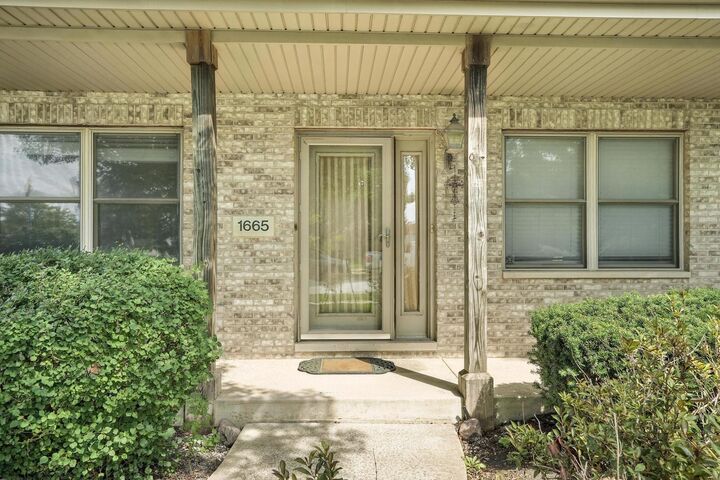 Property Photo: 1665 Fox Hound Trail IL 60401