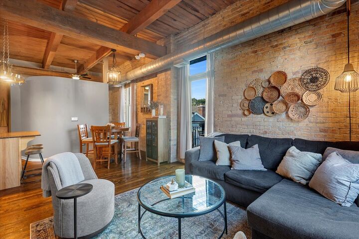 Property Photo: 1740 N Maplewood Avenue 311 IL 60647