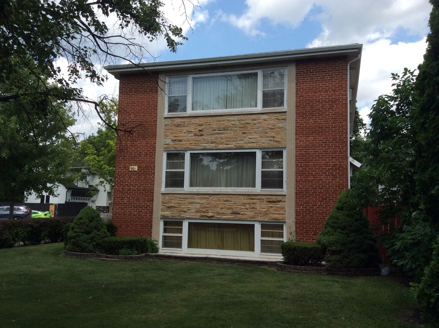 Property Photo:  701 S La Grange Road  IL 60525 