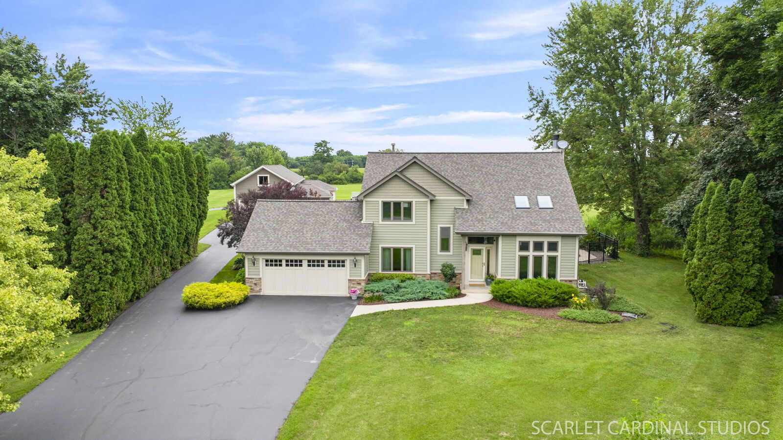 Property Photo:  