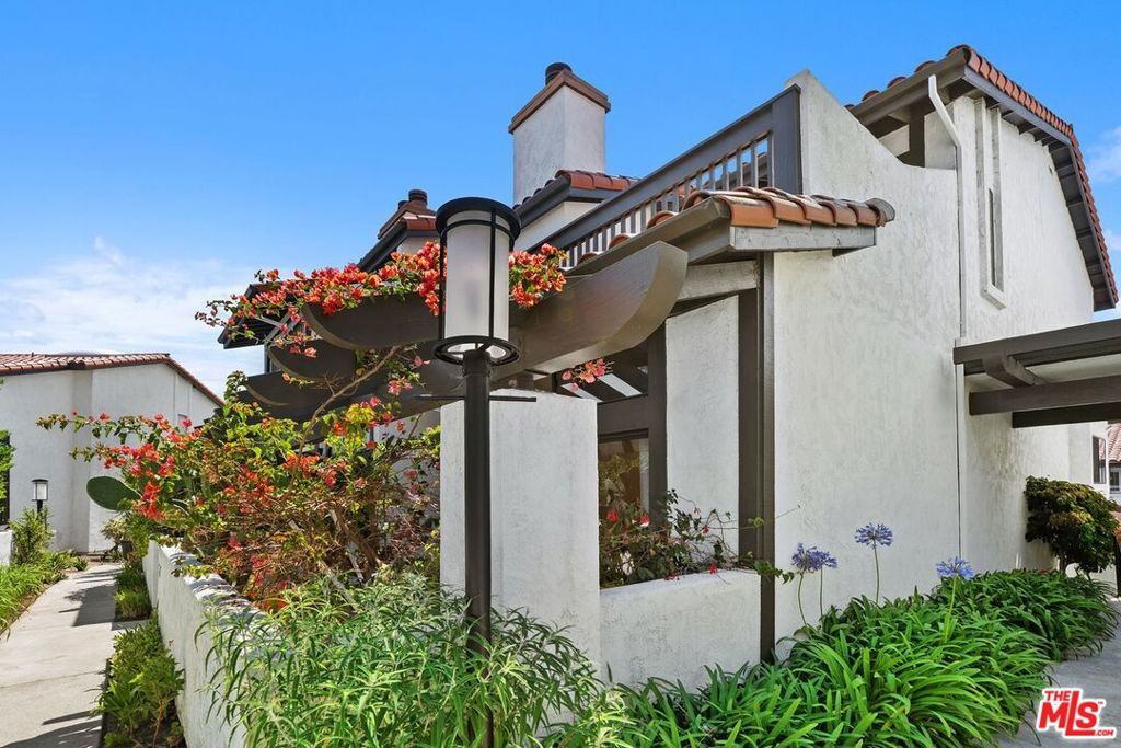 Property Photo:  1578 Michael Lane  CA 90272 