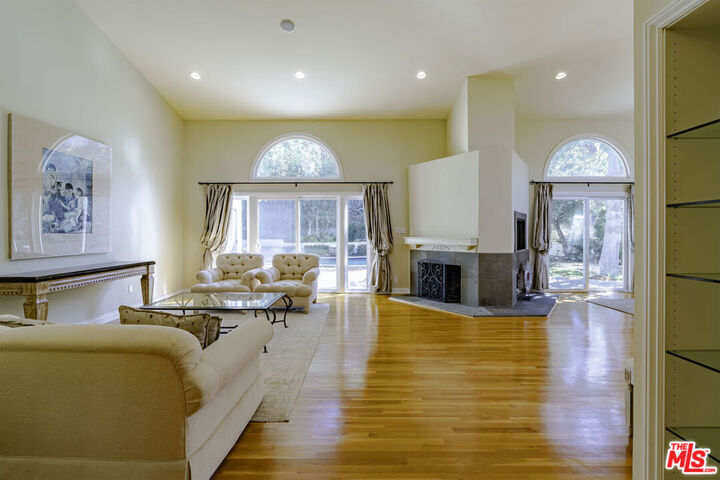 Property Photo: 2250 Betty Lane CA 90210