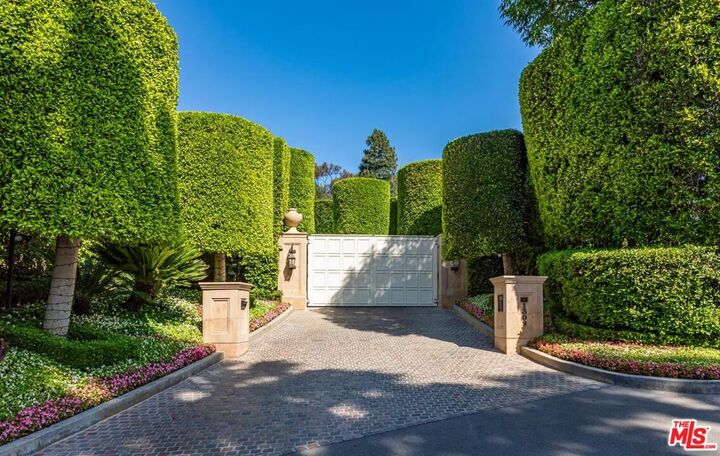 Property Photo:  1309 Davies Drive  CA 90210 