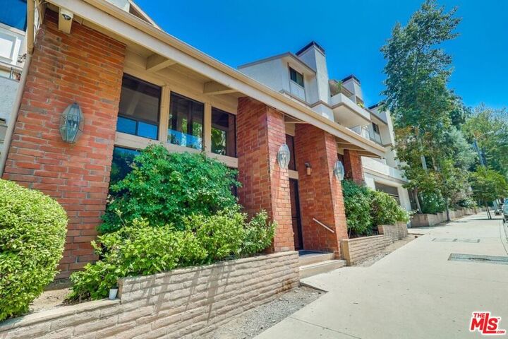 Property Photo:  3480 Barham Boulevard 226  CA 90068 